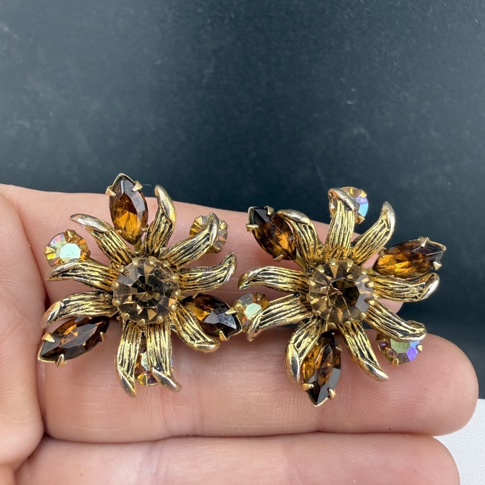 Vintage Rhinestone Clip On Earrings Gold Tone Flowers